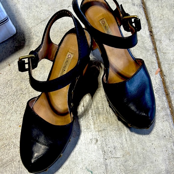 ol auuter Shoes - COPY - Wooden sole